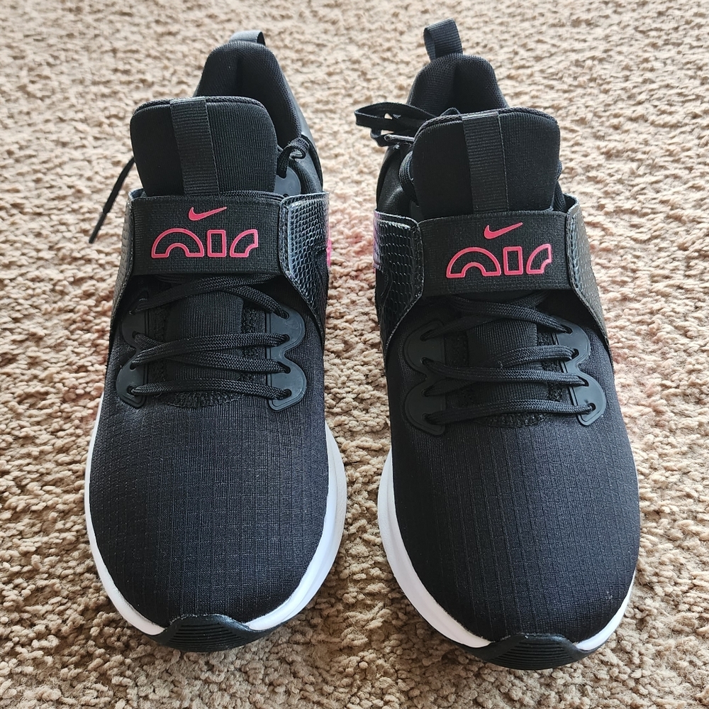 NIKE AIR MAX BELLA TR 5 Women's Training Shoes (6.5)